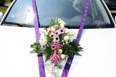 Květinová Vázárna Praha 3 - kytice na svatební auto